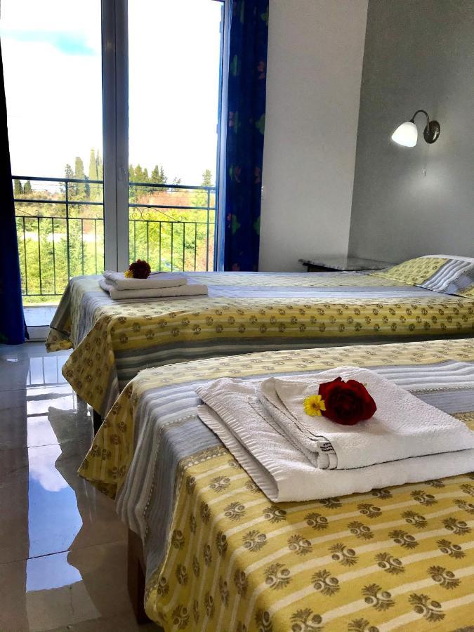 Banos Apartments And Swimming Pool روذا المظهر الخارجي الصورة