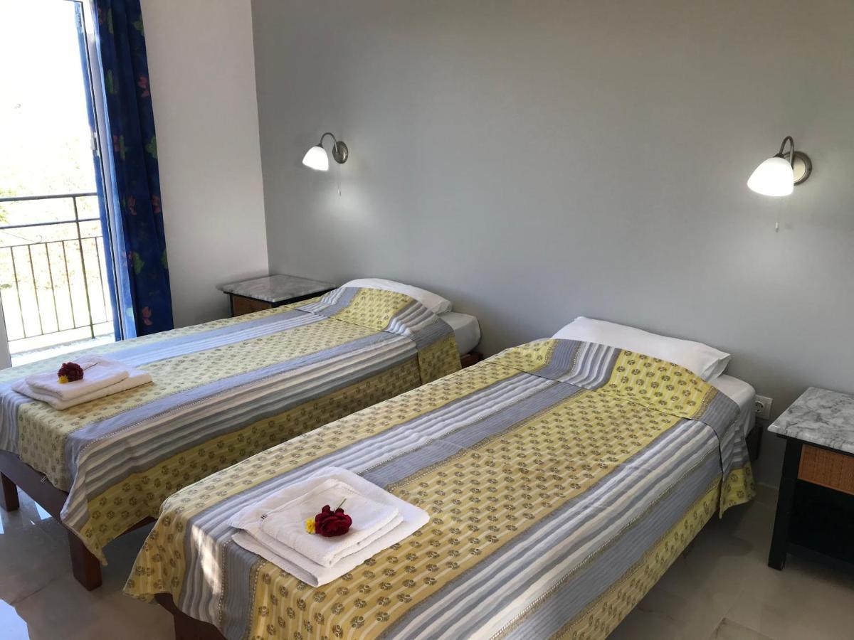Banos Apartments And Swimming Pool روذا المظهر الخارجي الصورة
