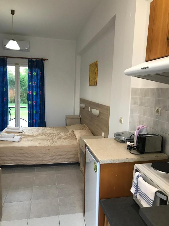 Banos Apartments And Swimming Pool روذا المظهر الخارجي الصورة