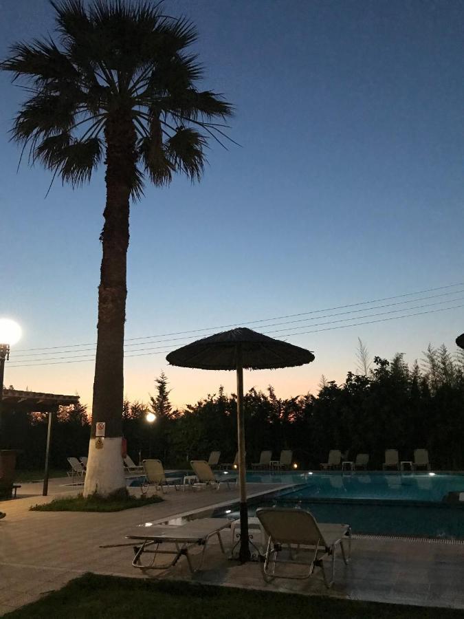 Banos Apartments And Swimming Pool روذا المظهر الخارجي الصورة