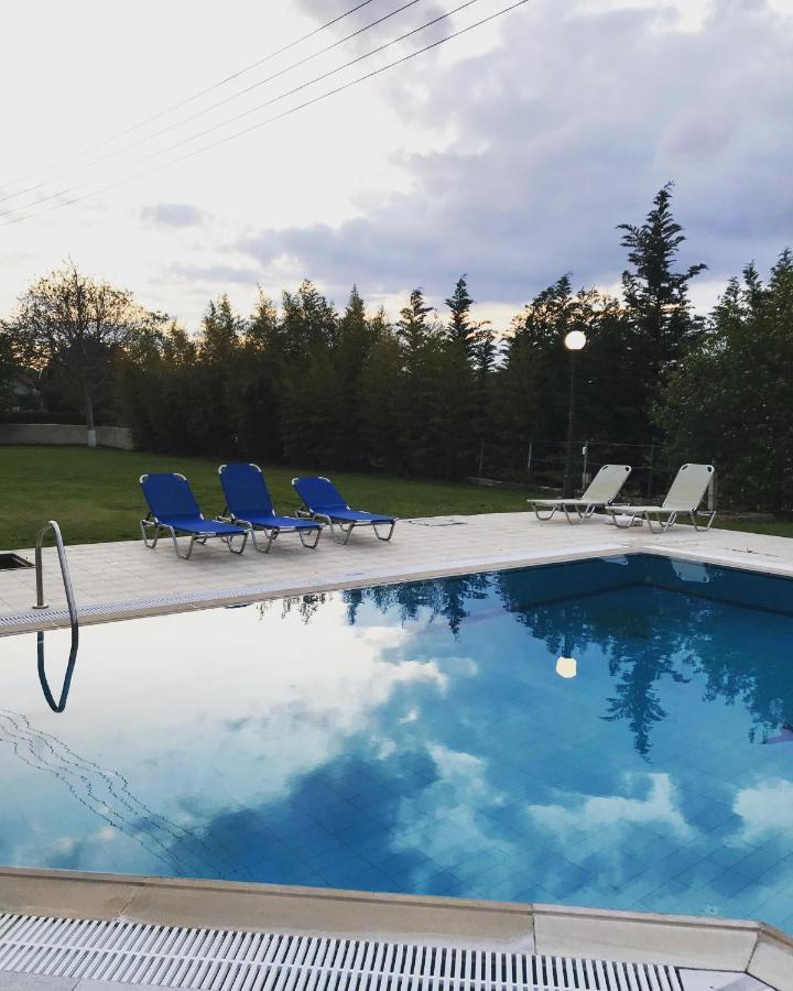 Banos Apartments And Swimming Pool روذا المظهر الخارجي الصورة