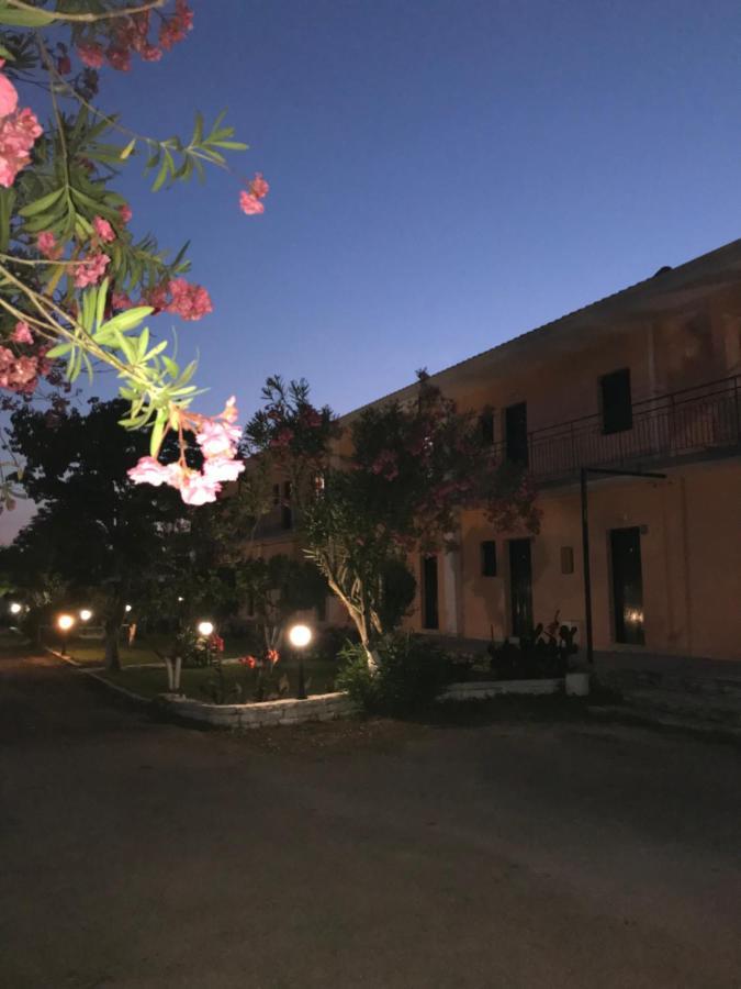 Banos Apartments And Swimming Pool روذا المظهر الخارجي الصورة