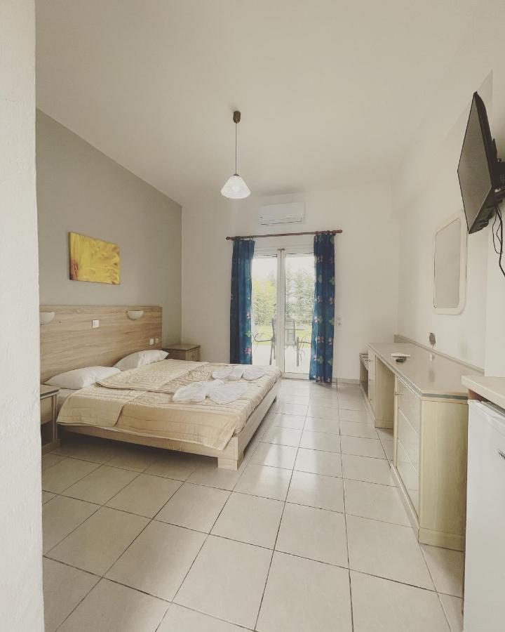 Banos Apartments And Swimming Pool روذا المظهر الخارجي الصورة